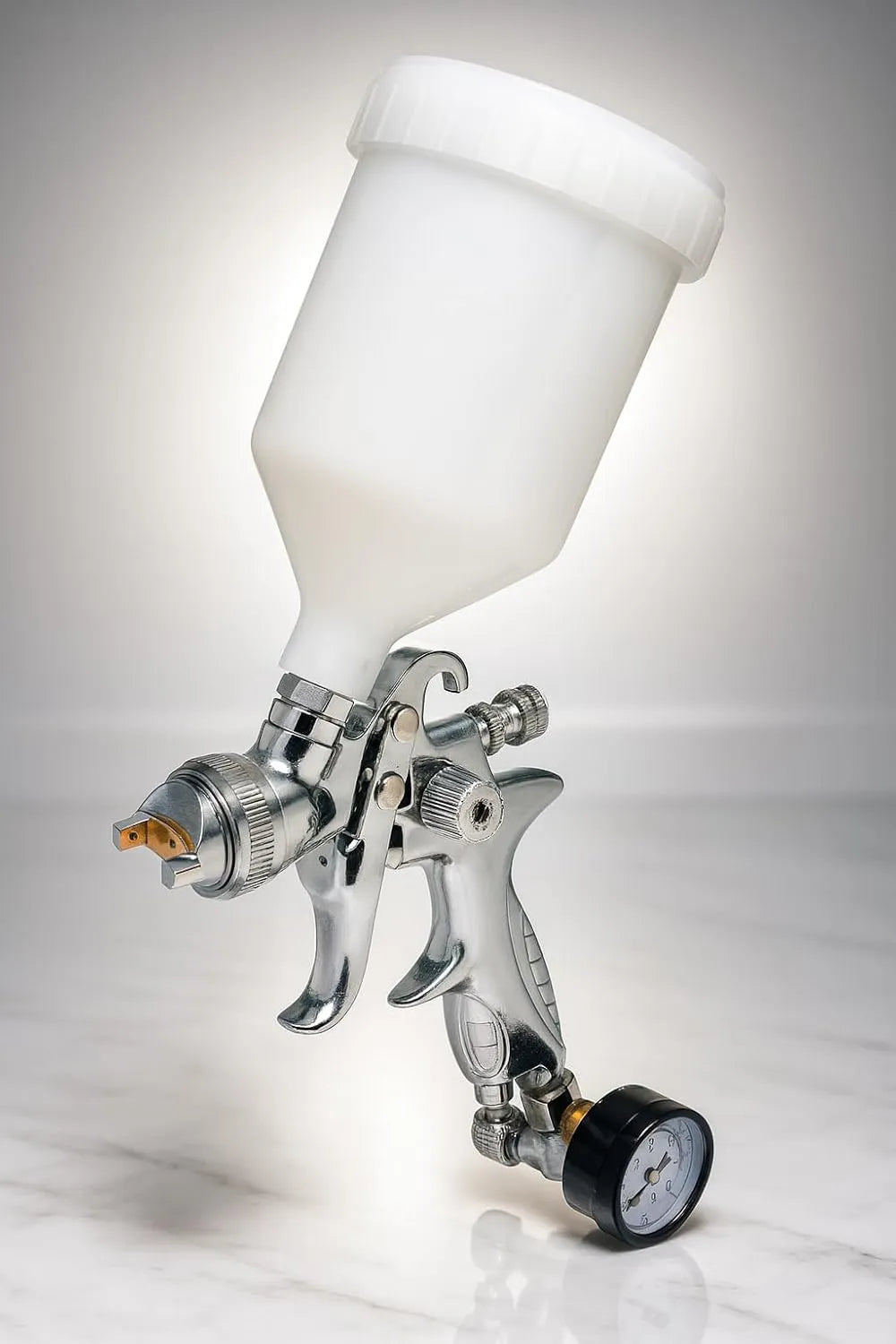 Titan 19000 1.4 mm HVLP Spray Gun, 600 cc Cup